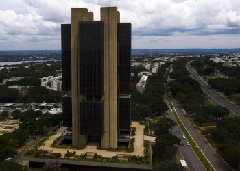 Senadora e deputado pedem destituição de Campos Neto do Banco Central